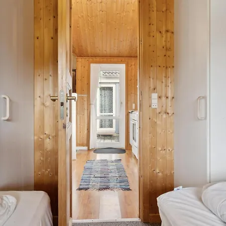 בית נופש 3 Bedroom Amazing In אבלטופט